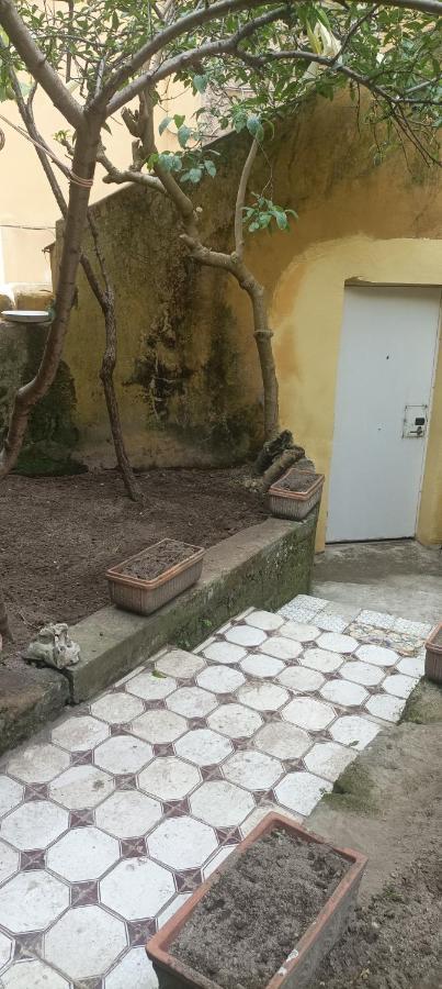 Отель Il Giardino Nascosto Неаполь Экстерьер фото